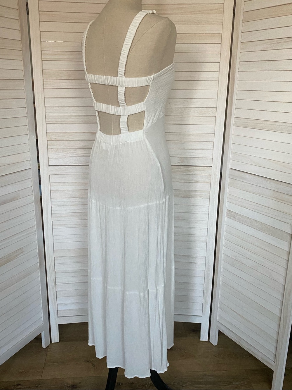 Jolie & Joy White Smocked Bodice Maxi Dress with Cut Out Back SZ L Resortwear - Picture 7 of 15